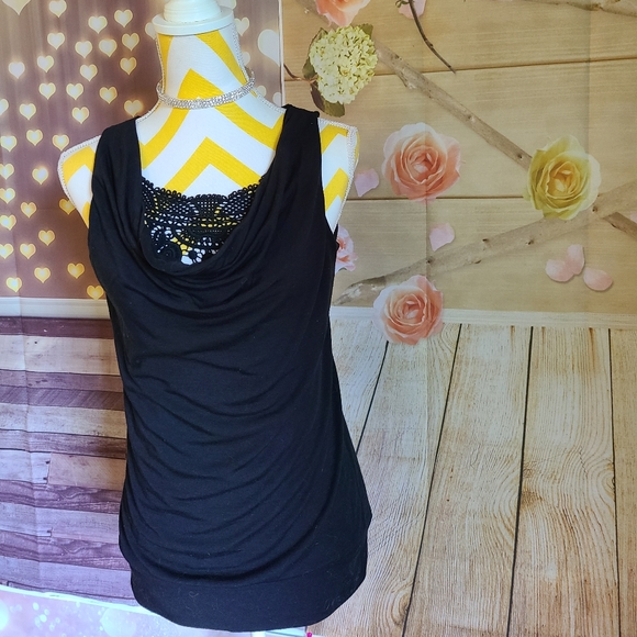 Fang tank top - Picture 2 of 8